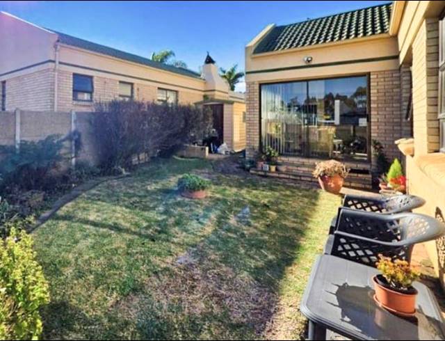 3 BEDROOM TOWNHOUSE FOR SALE IN HEATHER PARK